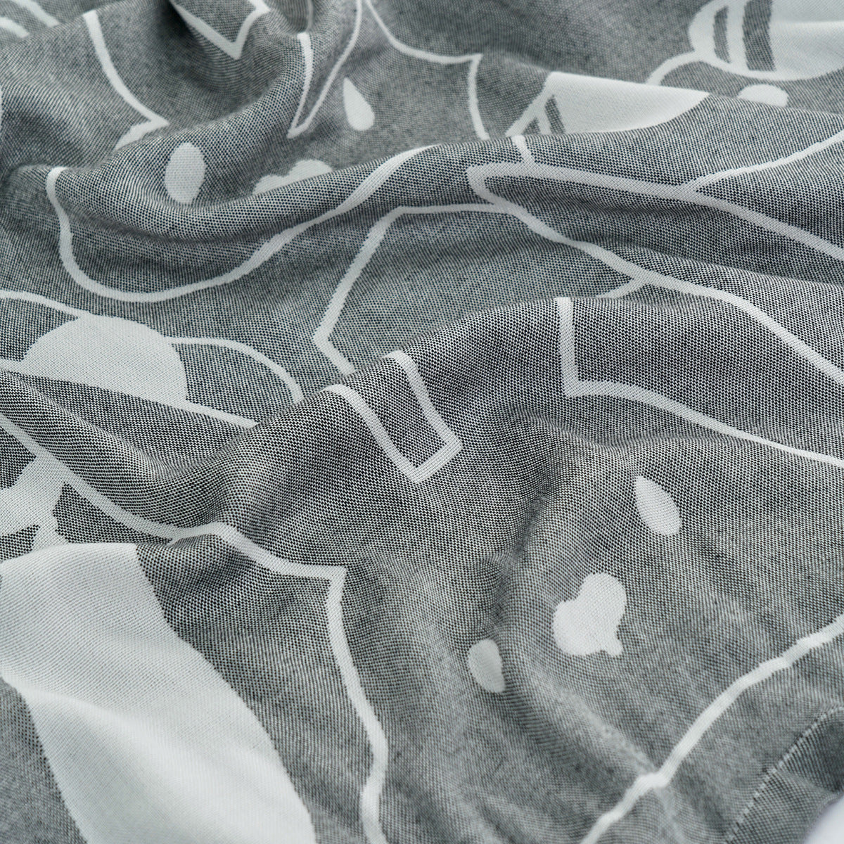 Bamboo Fiber Summer Blanket with Floral Design